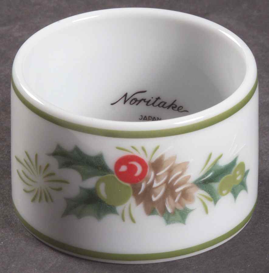 Holly Napkin Ring by Noritake-1