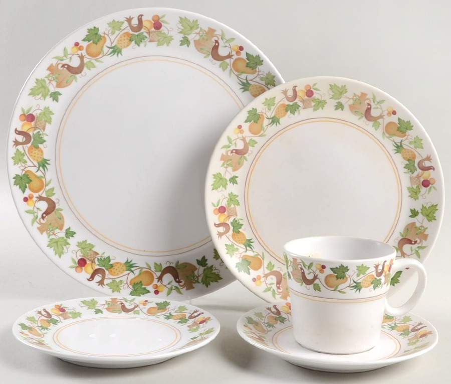 Homecoming 40 Piece Estate Set by Noritake-1