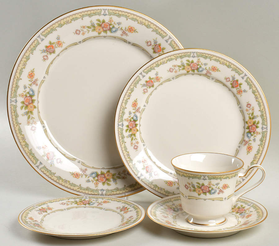 Homage 40 Piece Estate Set by Noritake-1