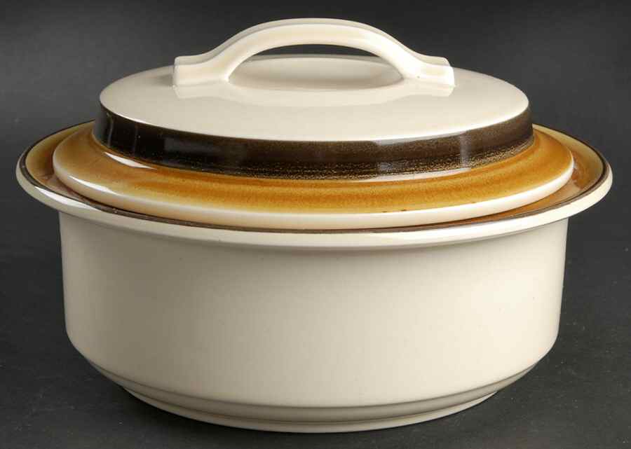 Homestead 2.5 Qt Round Covered Casserole by Noritake-1