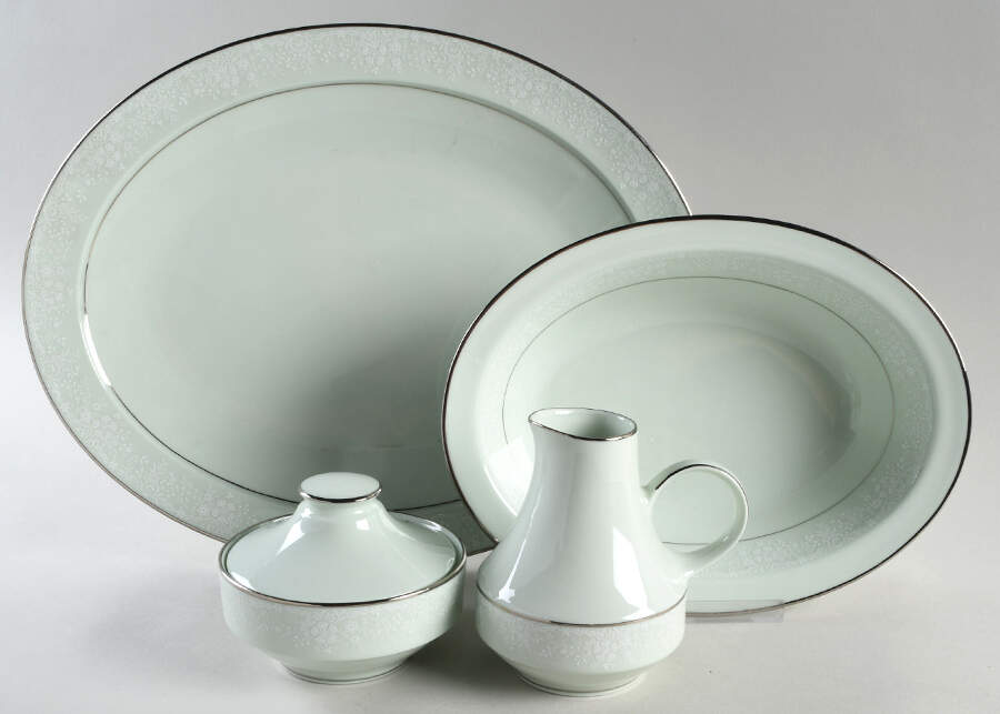 Honor Green 5 Piece Hostess Set by Noritake-1