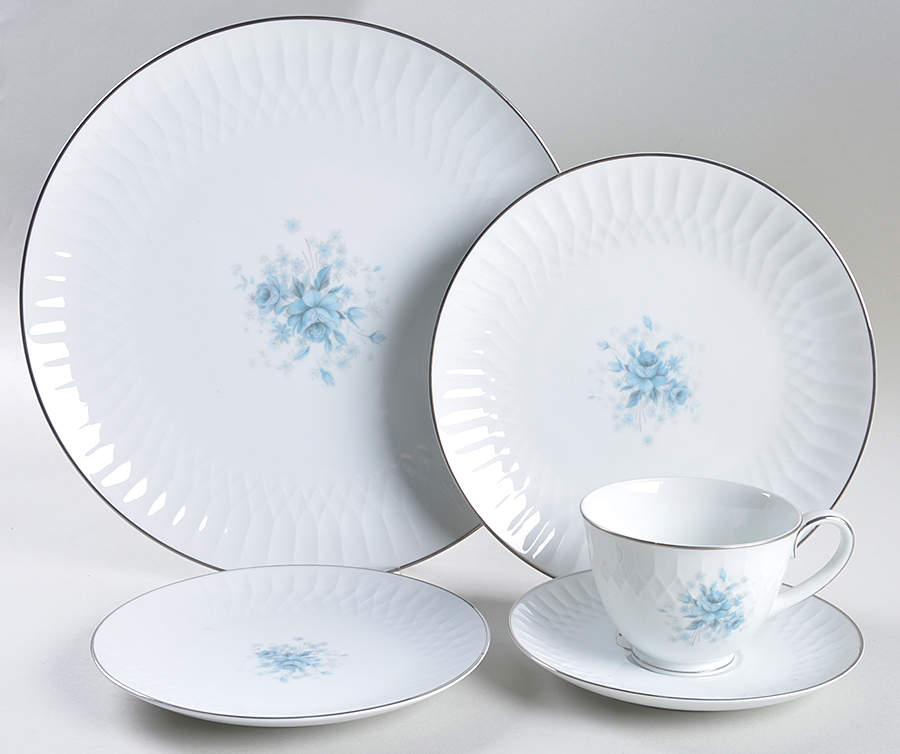 Hyannis 5 Piece Place Setting by Noritake-1