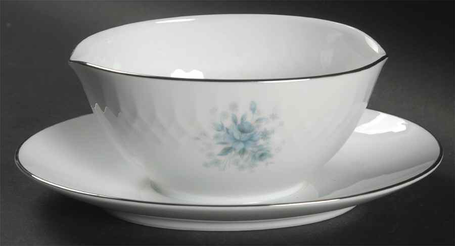 Hyannis Gravy Boat with Attached Underplate by Noritake-1