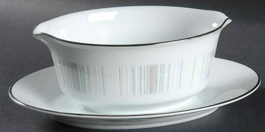 Isabella Gravy Boat with Attached Underplate by Noritake-1