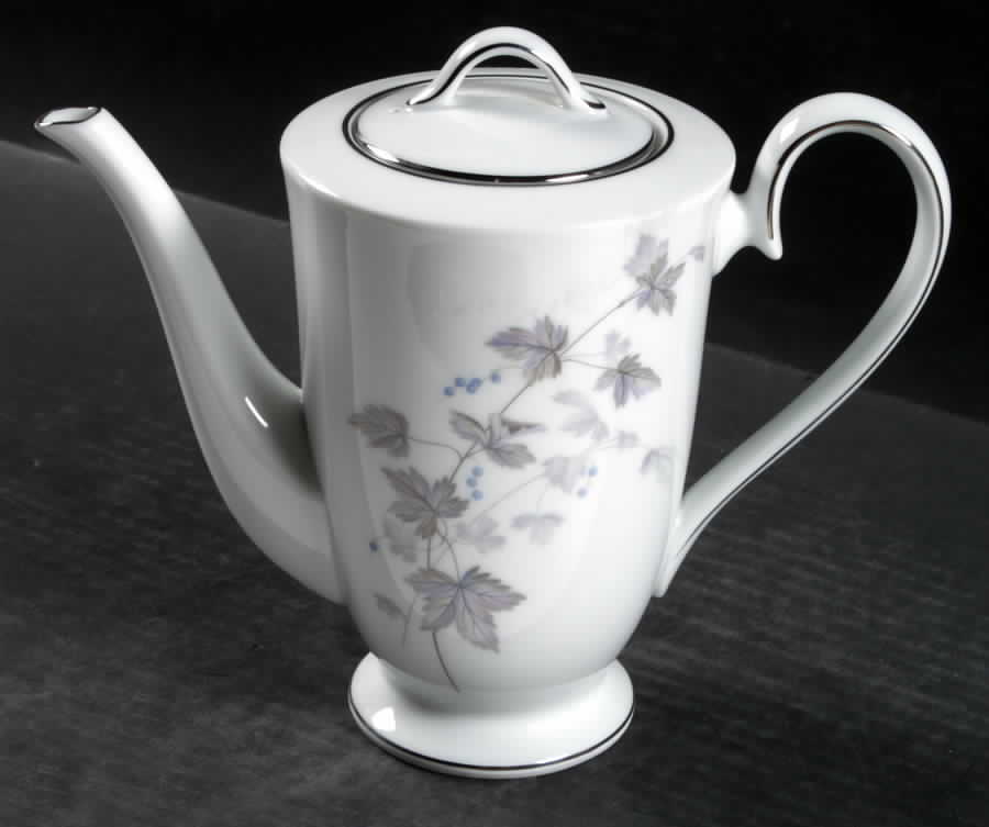 Ivyne Small Coffee Pot & Lid by Noritake-1