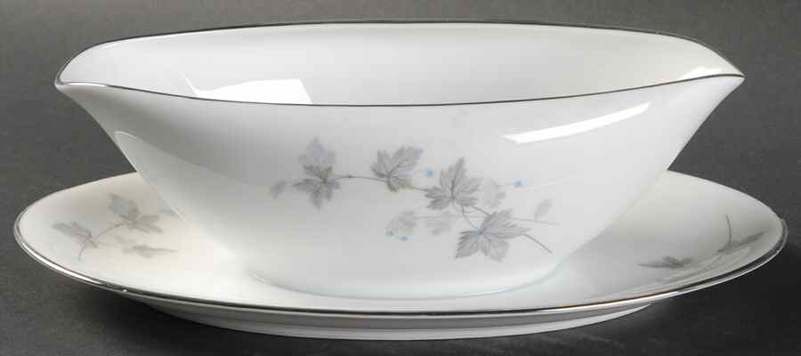 Ivyne Gravy Boat with Attached Underplate by Noritake-1