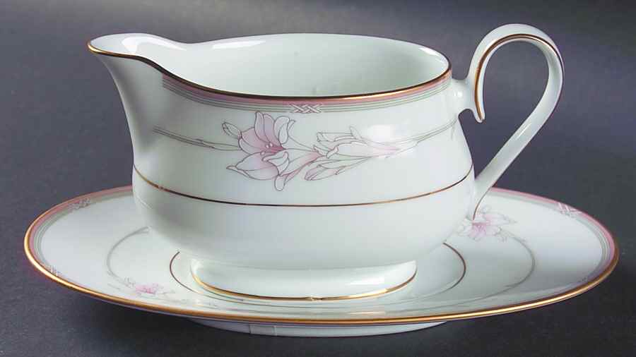 Jenna Gravy Boat & Underplate (Relish/Butter) by Noritake-1