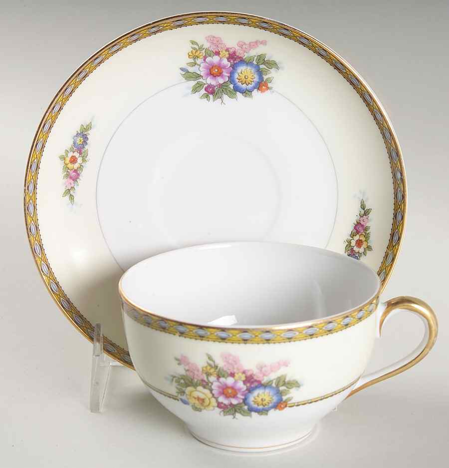 Juanita Oversized Cup & Saucer Set by Noritake-1
