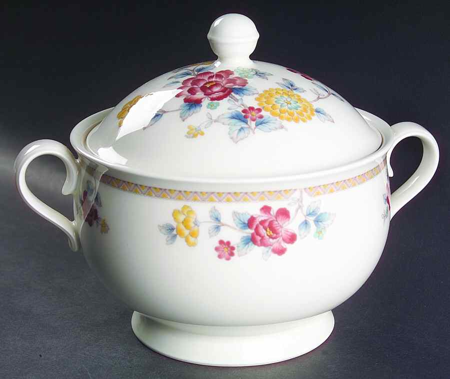 Kashmir 2 Qt Round Covered Casserole by Noritake-1