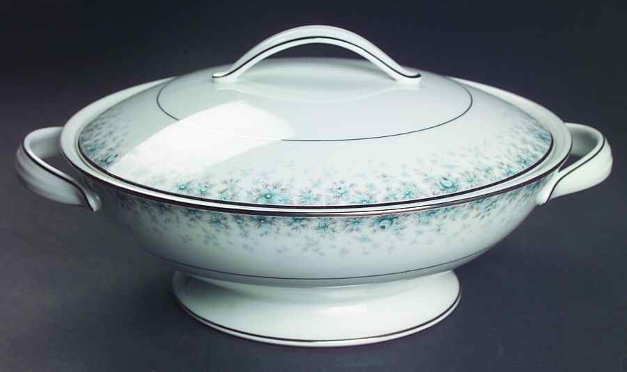 Kathleen Round Covered Vegetable by Noritake-1