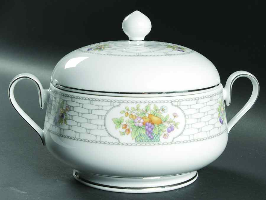 Kenmare Round Covered Vegetable by Noritake-1