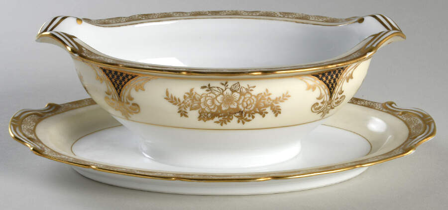 Kenwood (Black, Scalloped) Gravy Boat with Attached Underplate by Noritake-1