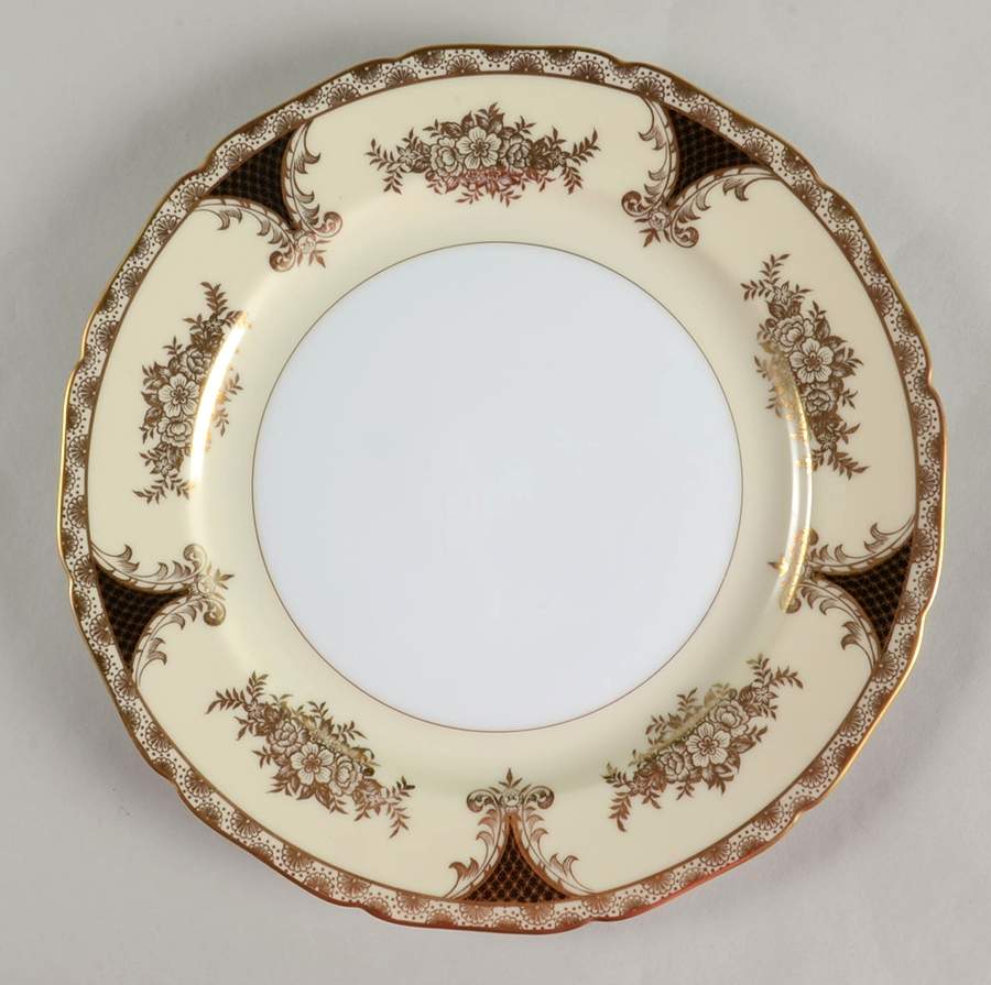 Kenwood (Black, Scalloped) Dinner Plate by Noritake-1