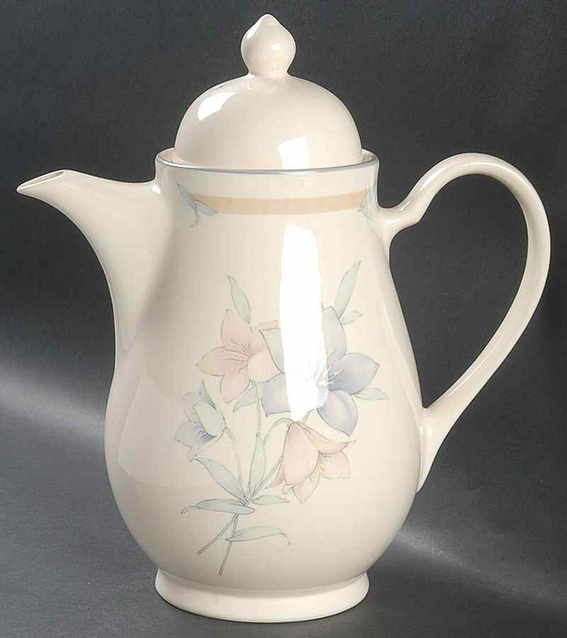 Kerry Spring Tea/Coffee Pot & Lid by Noritake-1
