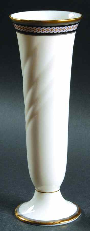 King's Guard 8" Vase by Noritake-1