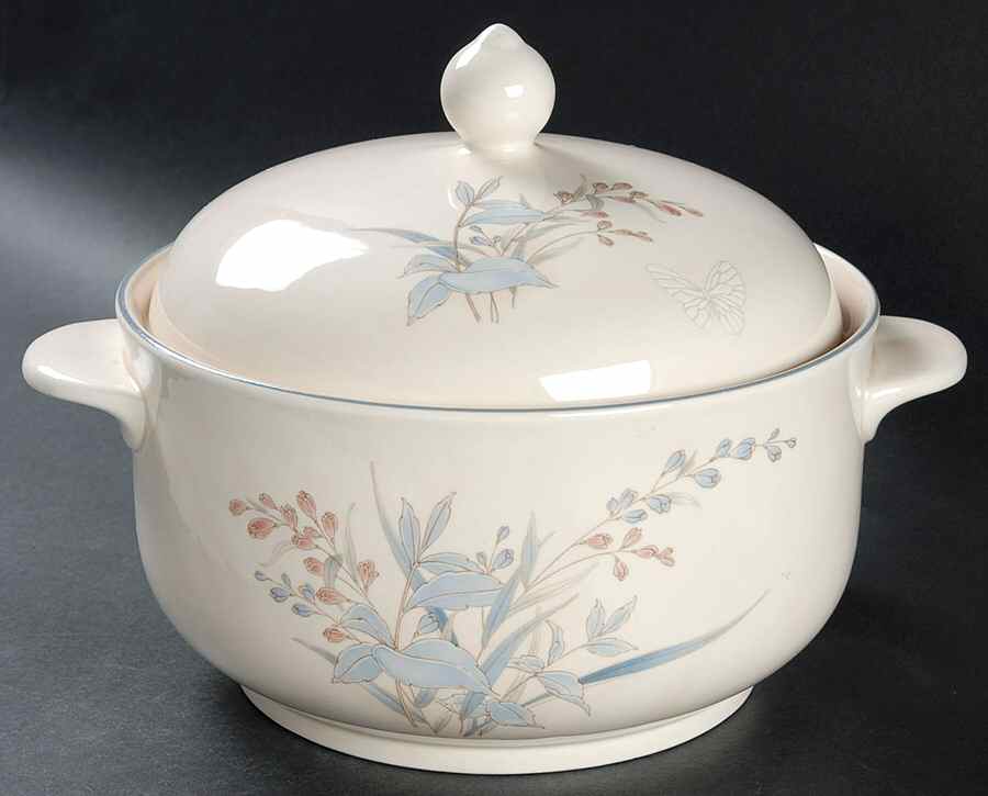 Kilkee 2 Qt Round Covered Casserole by Noritake-1
