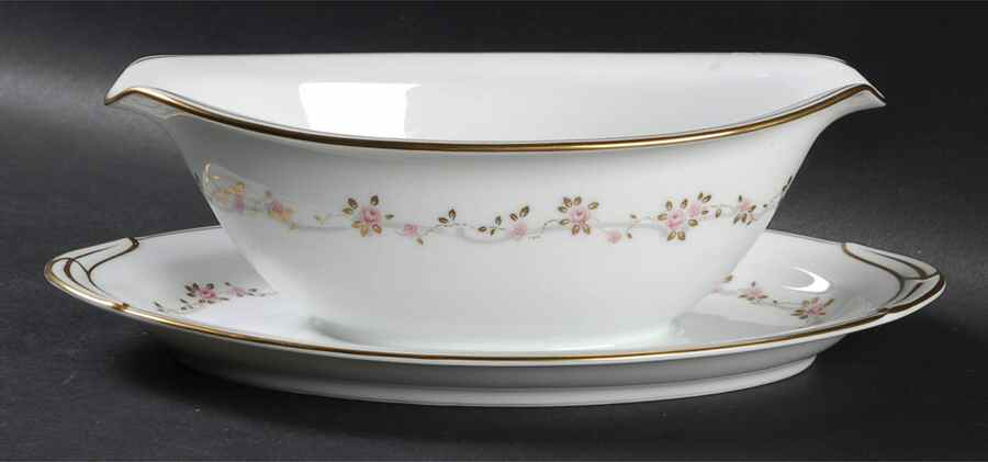 Kingston Gravy Boat with Attached Underplate by Noritake-1