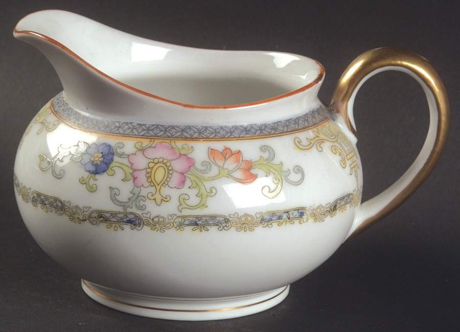 The Kiva (Pale Blue) Creamer by Noritake-1