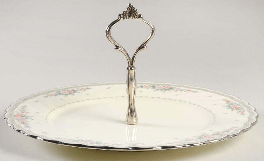 Knottinghill Round Serving Plate with Handle (DP) by Noritake-1