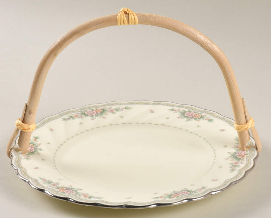 Knottinghill 5 3/8"-5 5/8" Bamboo Handled Serving Plate  HC by Noritake-1