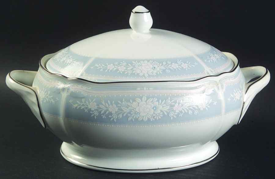 Lacewood Oval Covered Vegetable by Noritake-1