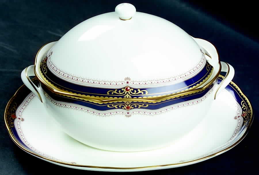 Lady Eve Gravy Boat & Lid w/Underplate by Noritake-1