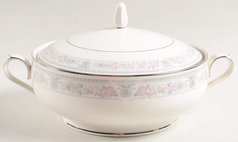 Lake Forest Round Covered Vegetable by Noritake-1