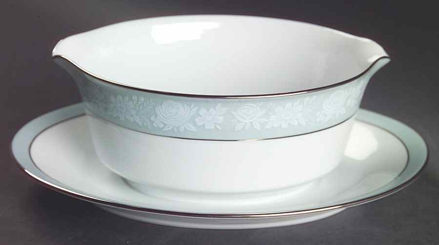 Lamita Gravy Boat with Attached Underplate by Noritake-1