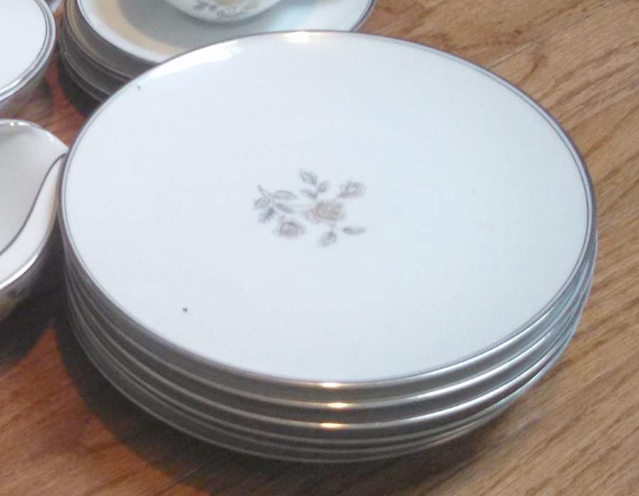 Lamonia Dinner Plate by Noritake-1