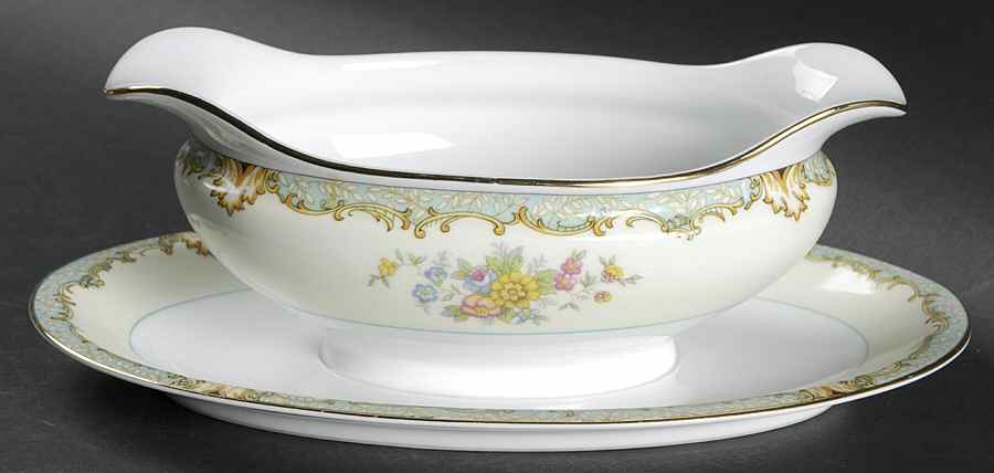 Lanare (Green Inner Ring) Gravy Boat with Attached Underplate by Noritake-1