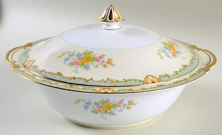 Lanare (Green Inner Ring) Round Covered Divided Vegetable by Noritake-1
