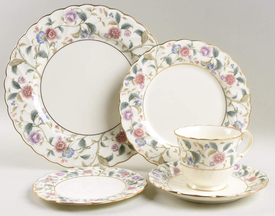 La Prada 5 Piece Place Setting by Noritake-1