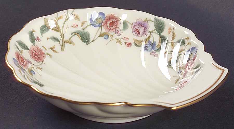 La Prada Shell Shaped Dish by Noritake-1