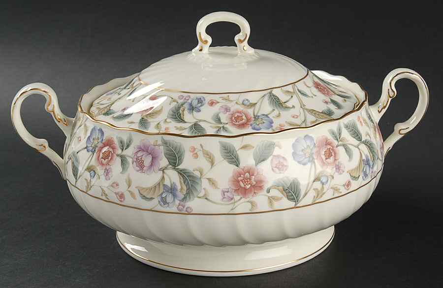 La Prada Round Covered Vegetable by Noritake-1