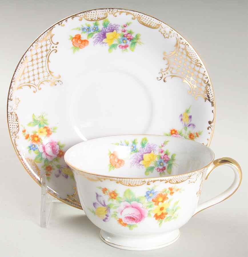 Larosa Footed Cup & Saucer Set by Noritake-1