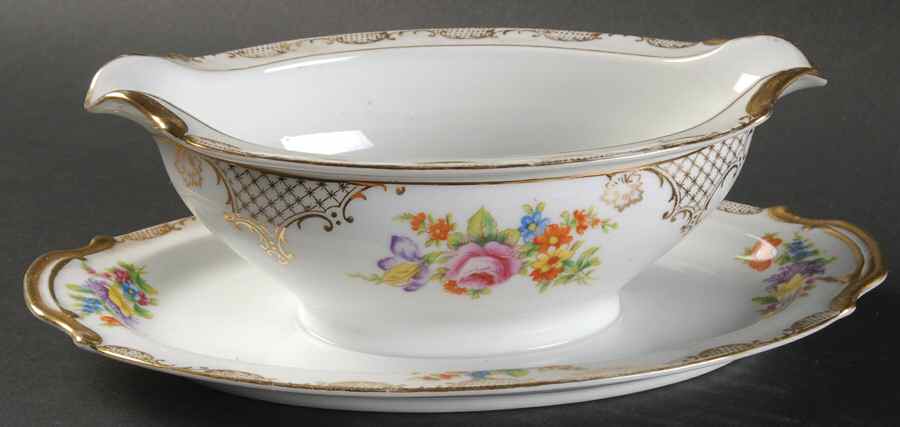 Larosa Gravy Boat with Attached Underplate by Noritake-1