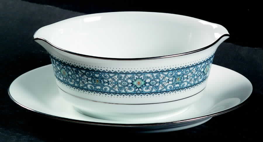 Larue Gravy Boat with Attached Underplate by Noritake-1