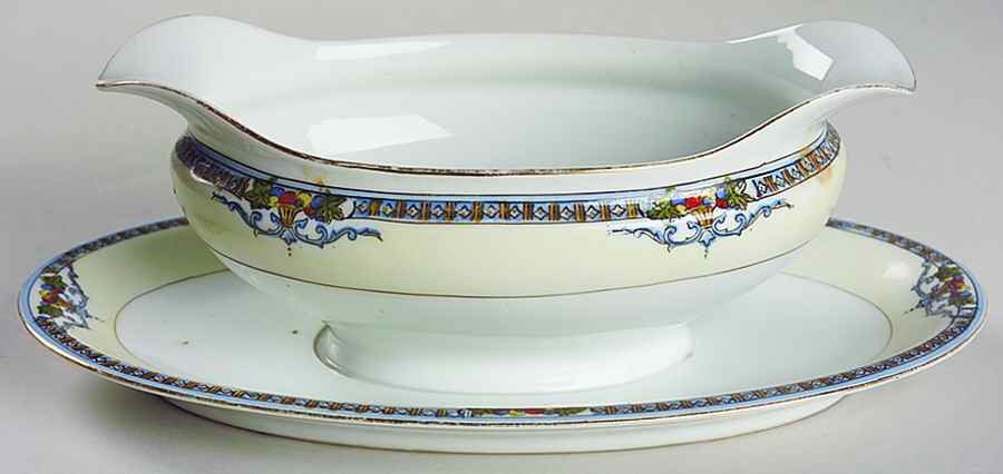 Lasalle Gravy Boat with Attached Underplate by Noritake-1