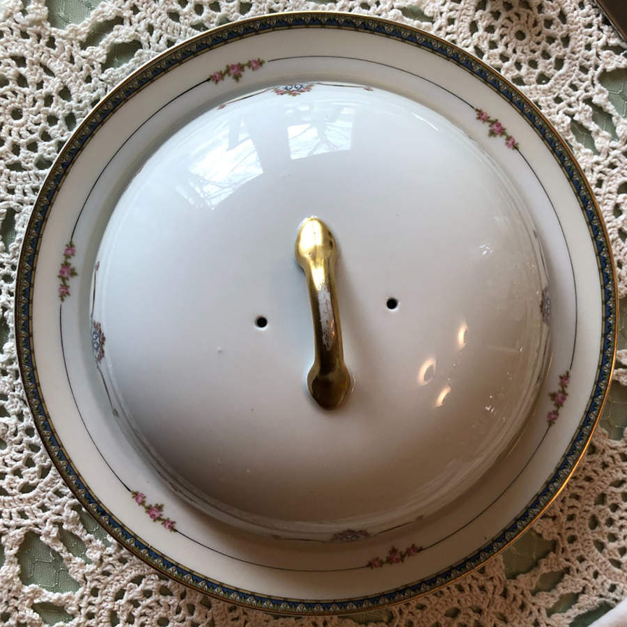 Laureate Muffin Dish & Lid by Noritake-1