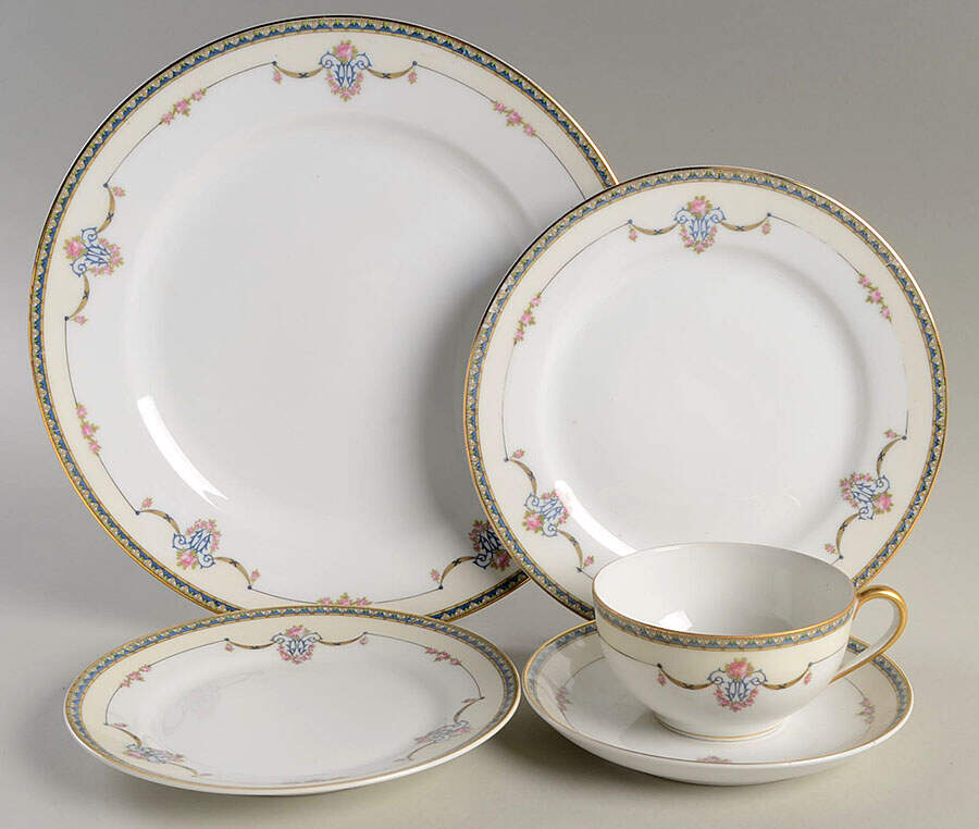 Laureate 40 Piece Estate Set by Noritake-1