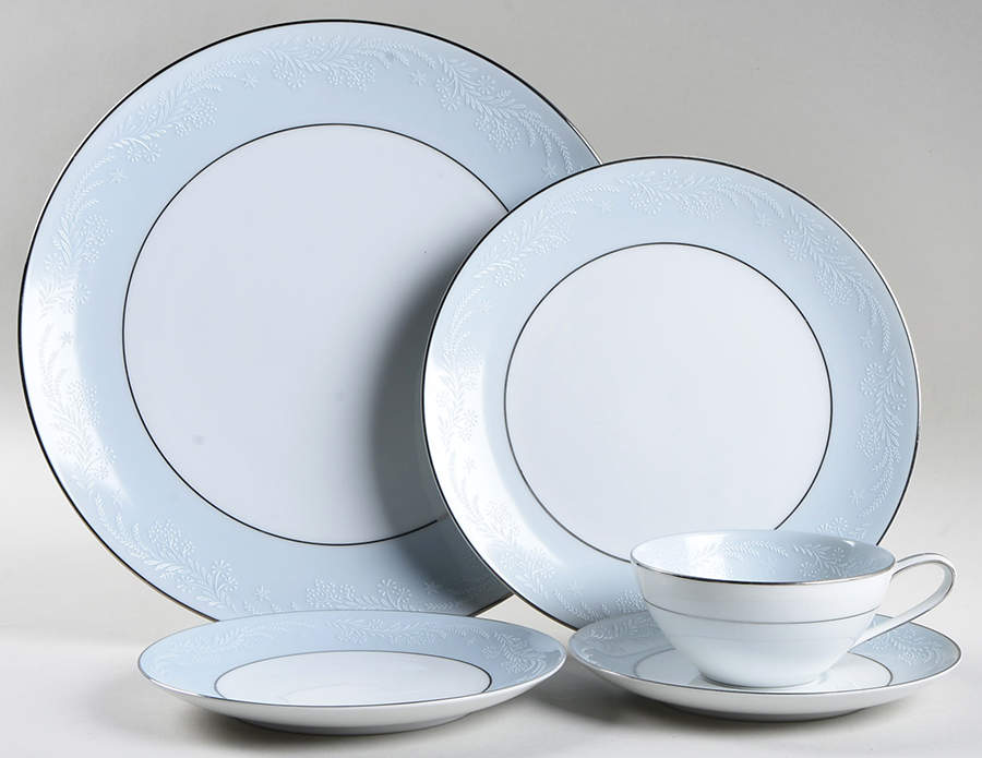 Laureate 5 Piece Place Setting by Noritake-1