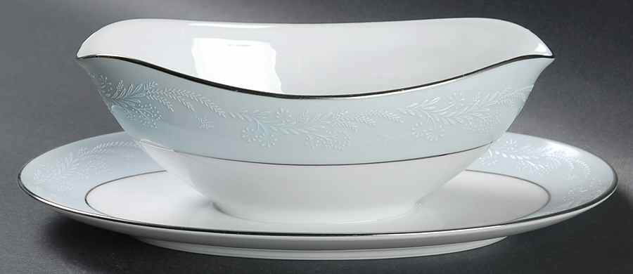 Laureate Gravy Boat with Attached Underplate by Noritake-1