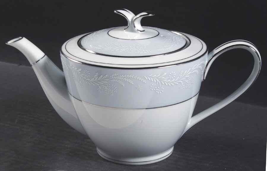 Laureate Teapot & Lid by Noritake-1