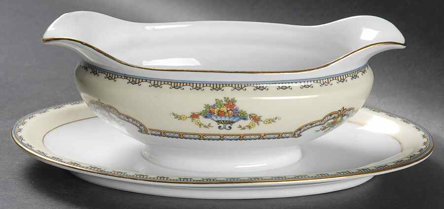 Lautana Gravy Boat with Attached Underplate by Noritake-1
