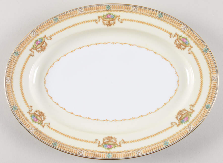 Lavin 11" Oval Serving Platter by Noritake-1