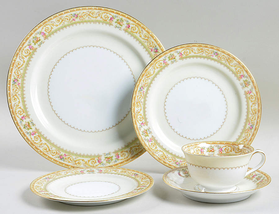 Lebrun 5 Piece Place Setting by Noritake-1