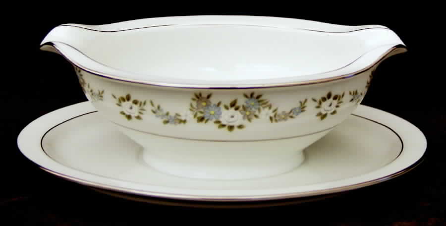 Leonore Gravy Boat with Attached Underplate by Noritake-1