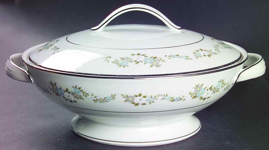 Leonore Round Covered Vegetable by Noritake-1