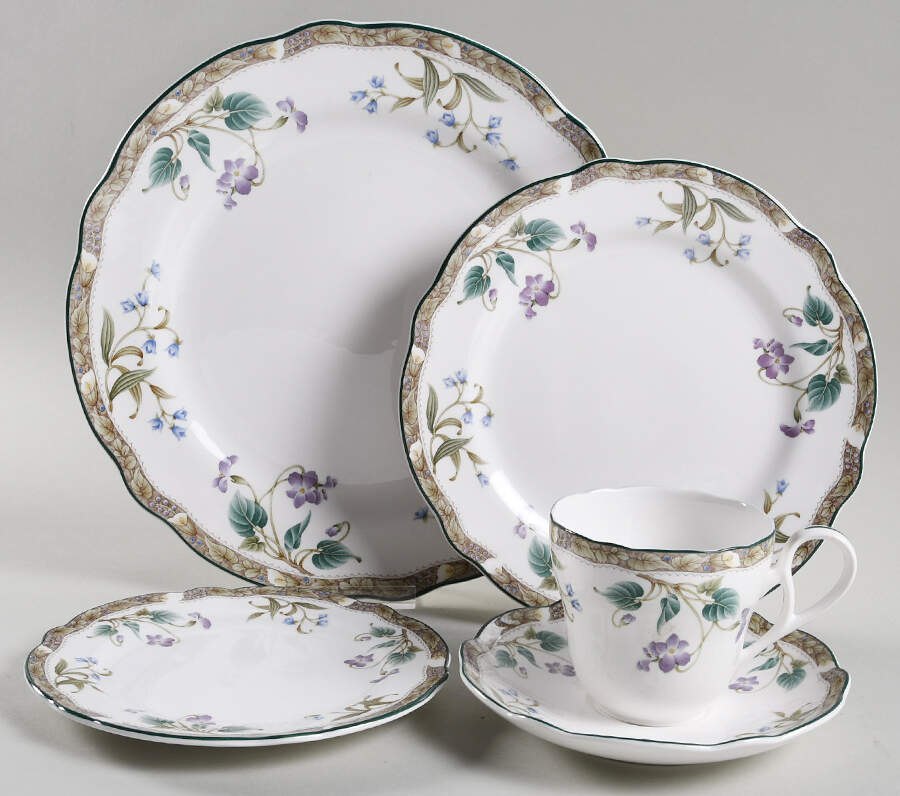 Le Parc 40 Piece Estate Set by Noritake-1