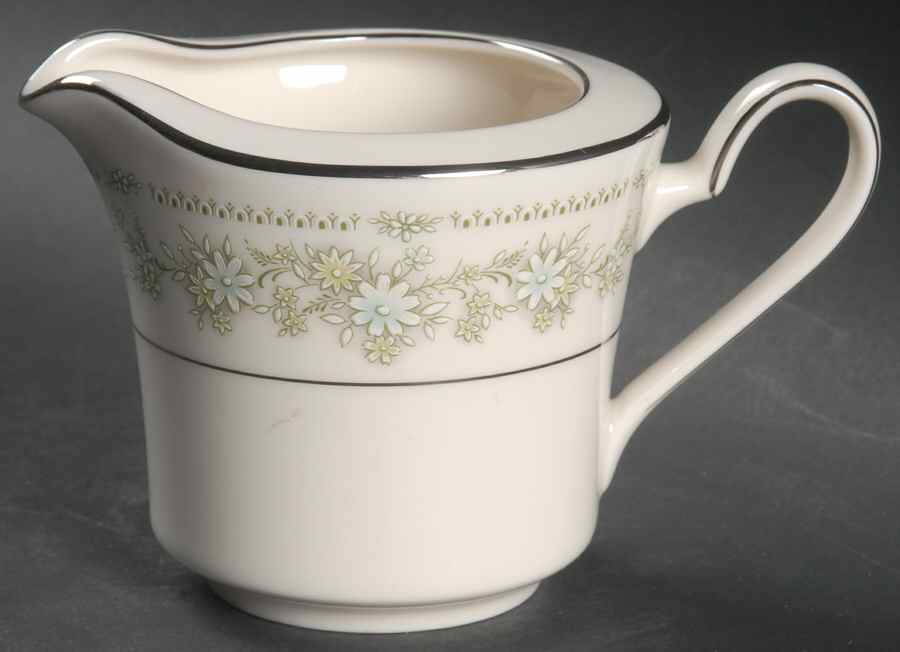 Lexine Creamer by Noritake-1